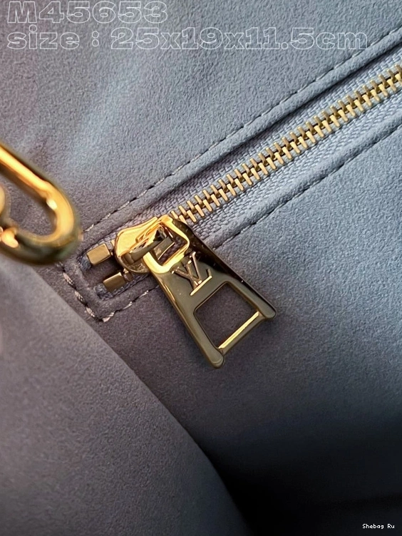 PM-25*19*11.5cm ONTHEGO LOUIS VUITTON 0817